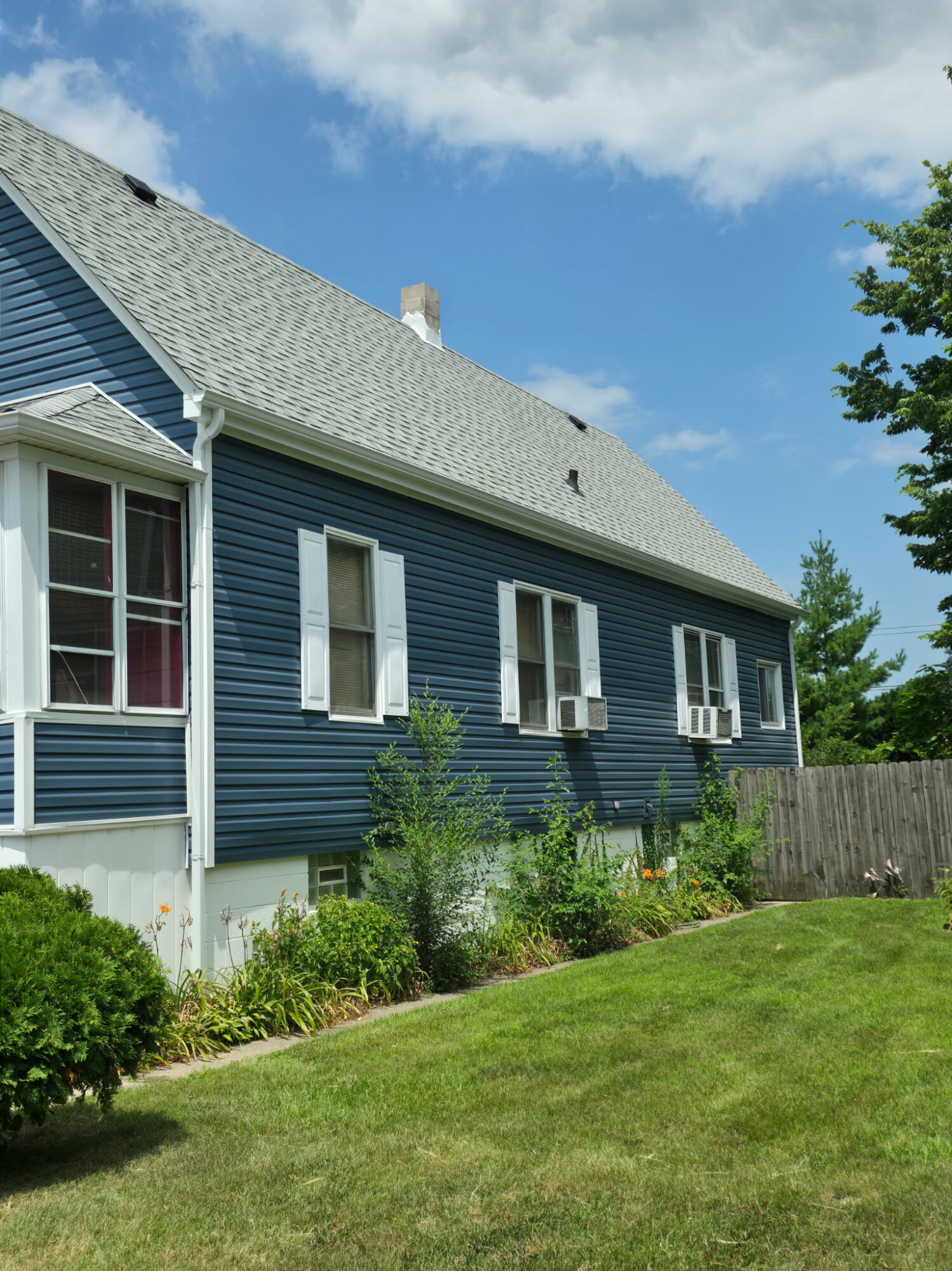 Hammond, IN vinyl siding replacement project - after